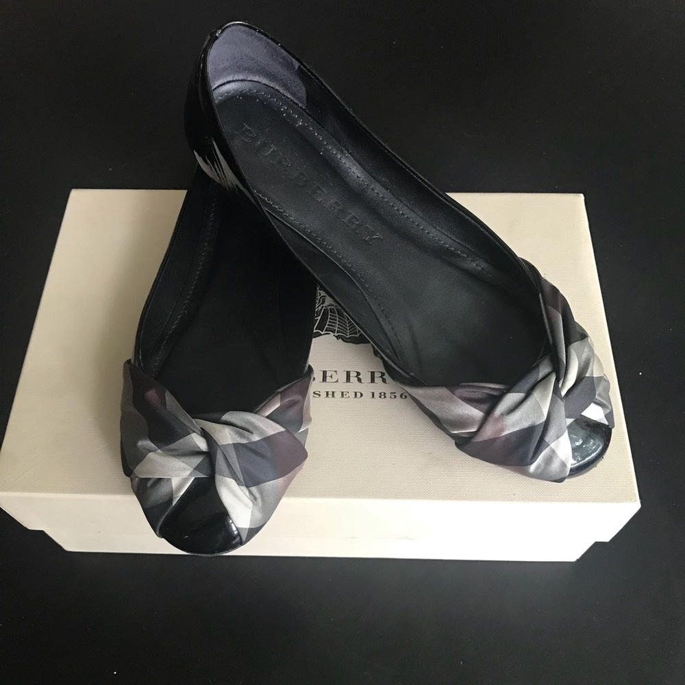 Burberry Black Flats- Size EUR 37